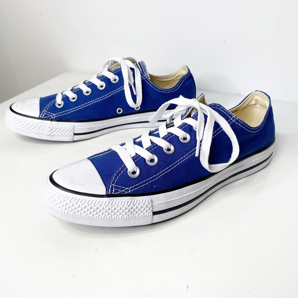 Converse | Classic Low Top Chuck Taylor All Stars Canvas Sneakers Sz. 7.5 / 9.5